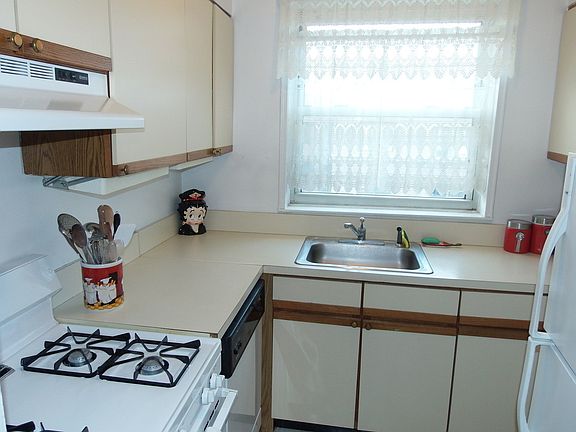 4th image of 6861 Yellowstone Blvd APT 716