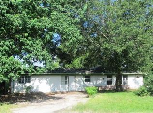310 S 6th St, Highlands, TX 77562