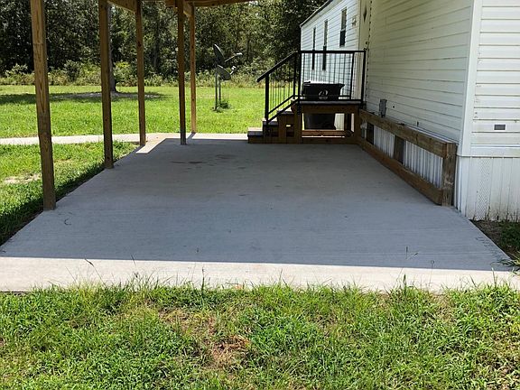3rd image of 124 Hillcrest Dr