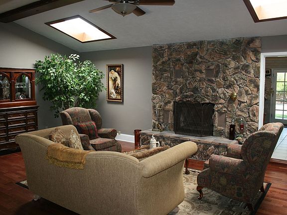 3rd image of 5154 Willow Creek Cir