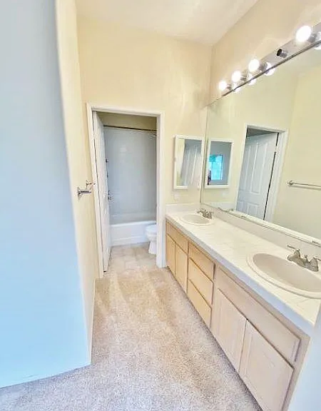 2432 De La Vina St #A — Photo 14