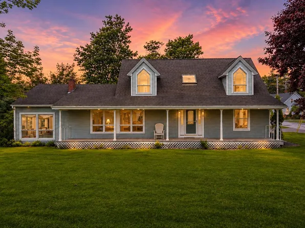 3 Navy Street, Searsport, ME 04974