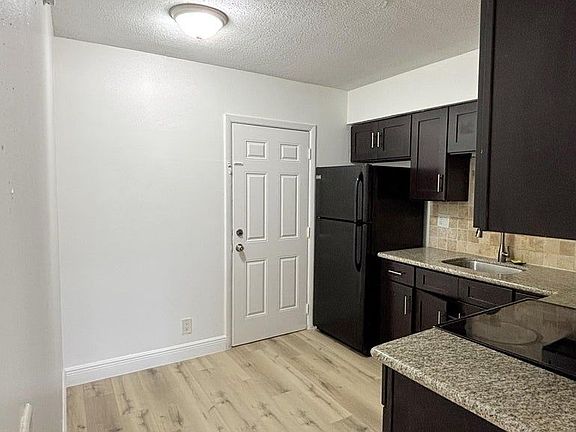 4th image of 1916 SW 11th St APT 30