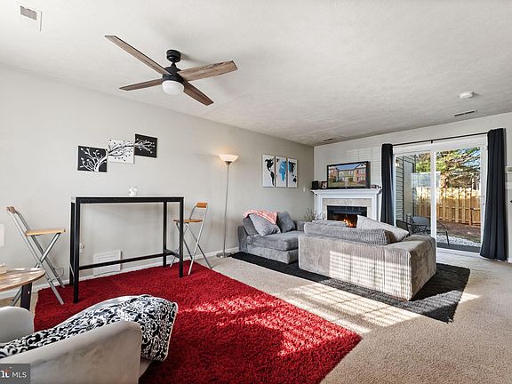4th image of 448 Cromwell Ct