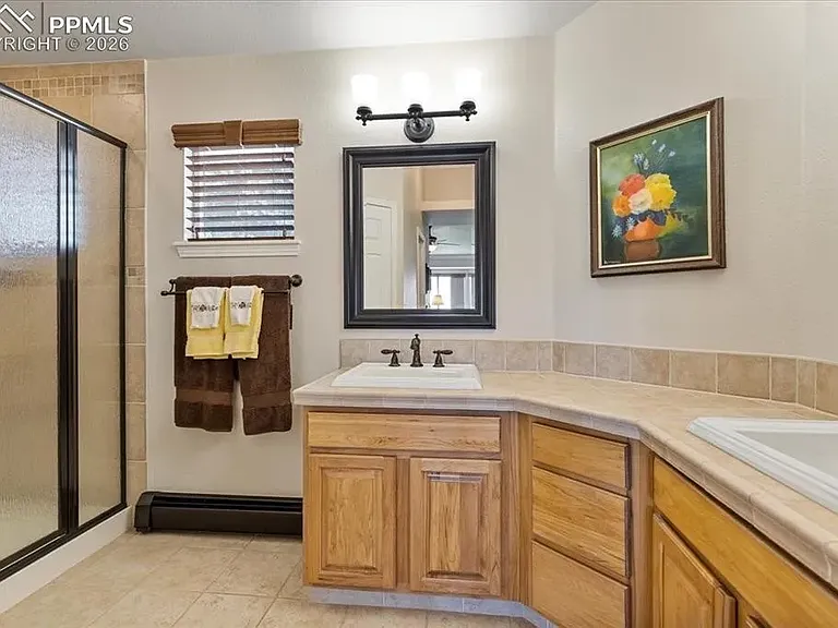 152 Las Lunas St — Photo 8