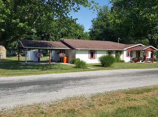 102 N Jackson St, Watson, IL 62473