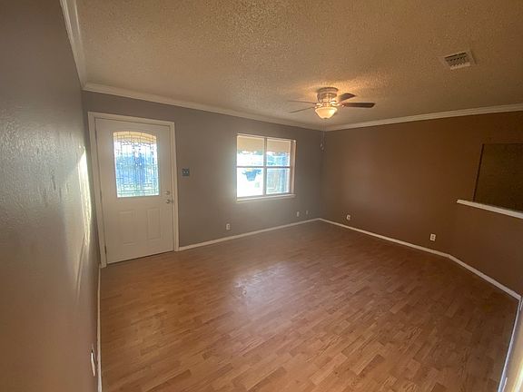 3rd image of 504 N 1st St