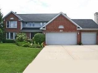 781 Edgemere Rd, Buffalo Grove, IL 60089