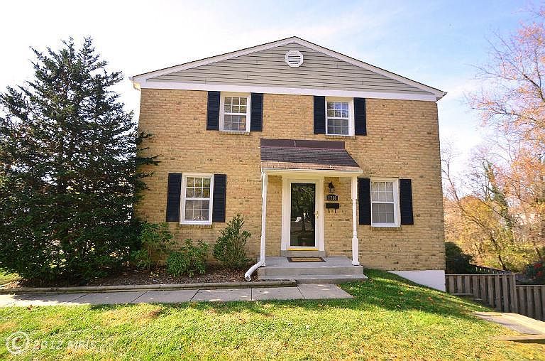 1st image of 1758 Sharwood Pl