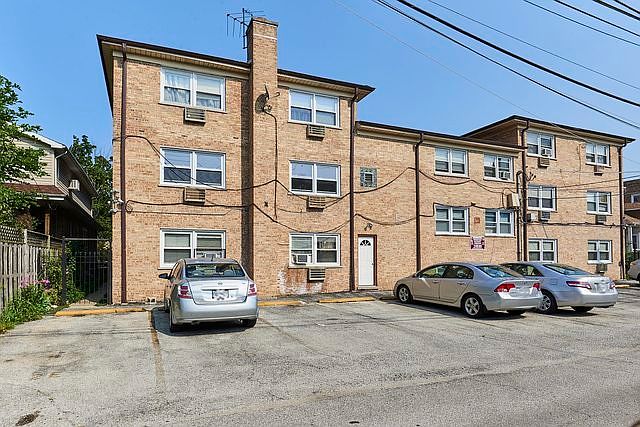 2nd image of 7240 N Hamilton Ave APT 3B