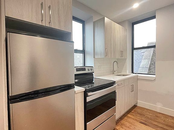 2nd image of 203 Underhill Ave #5J