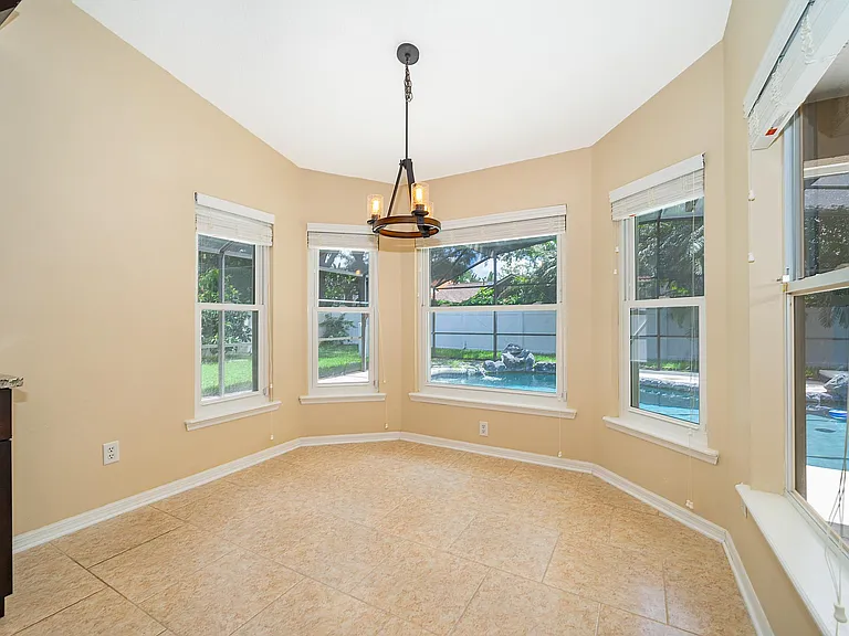 7709 Apple Tree Cir — Photo 35