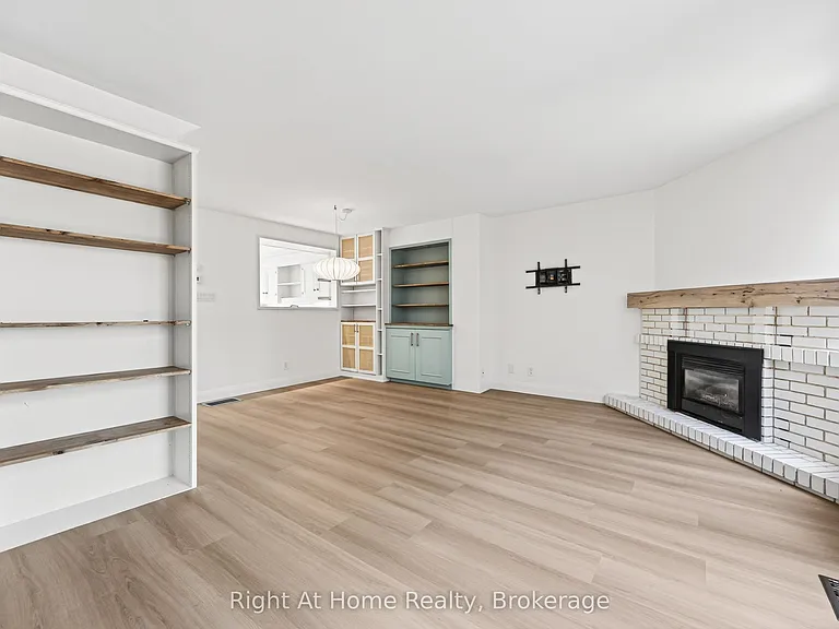 109 Brant St — Photo 32