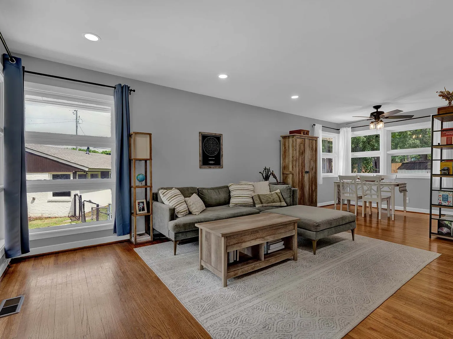 3 bed, 1344 sqft, $1,900 — Photo 2