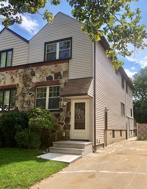 1st image of 440 Adams Ave