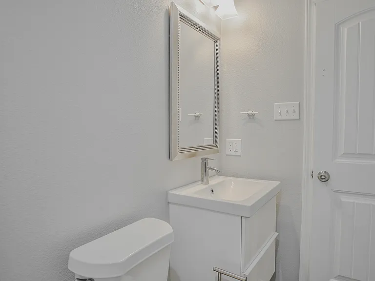 8809 16th St — Photo 32