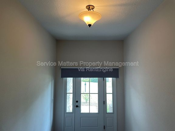 3rd image of 4978 Covenant Cir