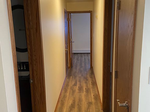 3rd image of 7824 W 79th Pl