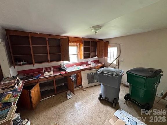 5th image of 408 Clark Blvd