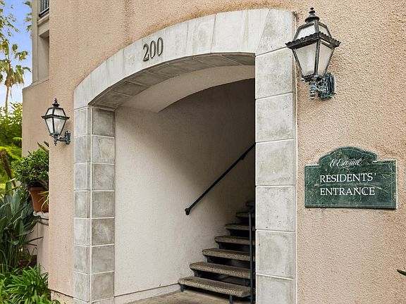 3rd image of 207 Por La Mar Cir