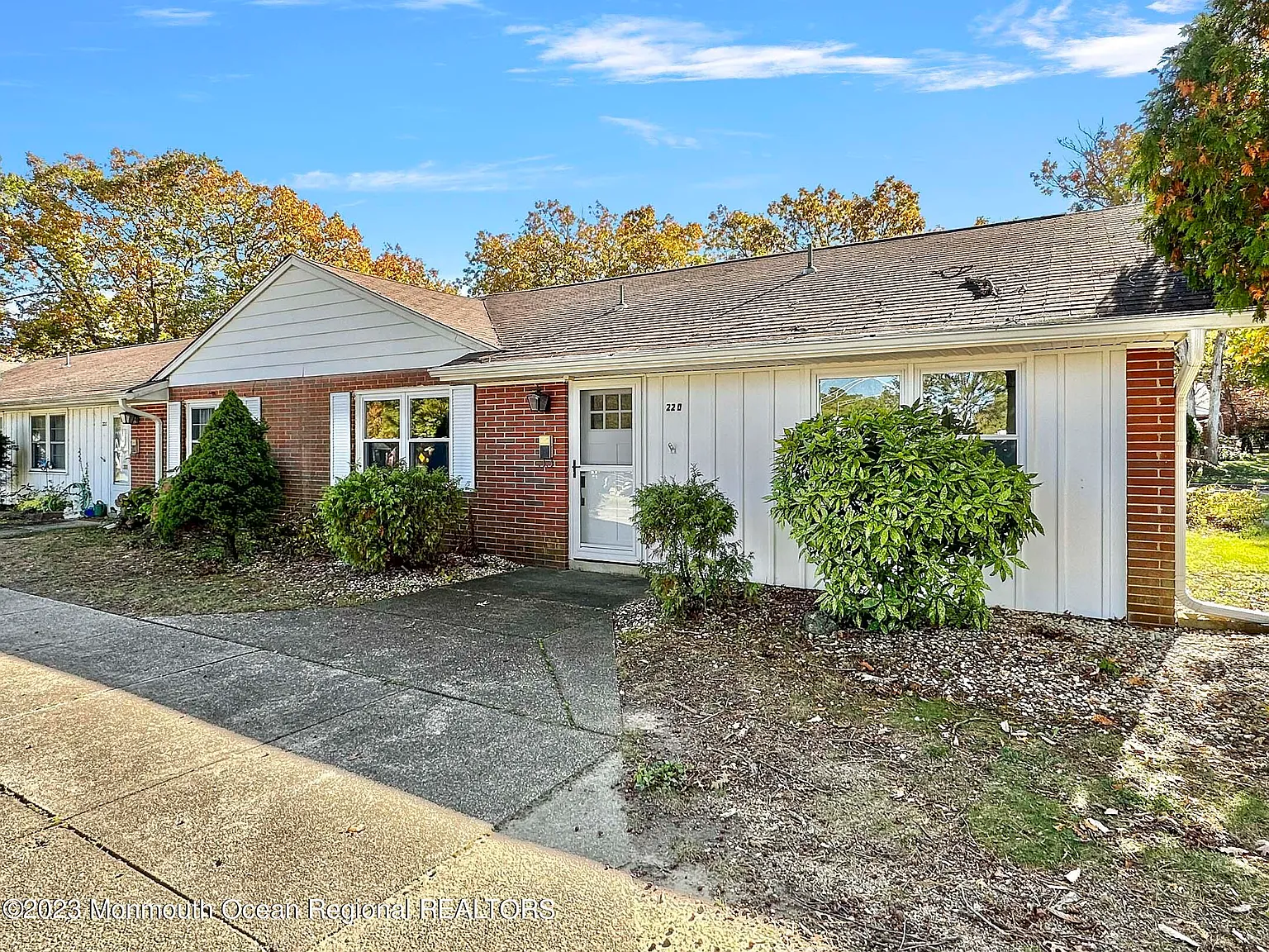22D Buckingham Drive photo 1