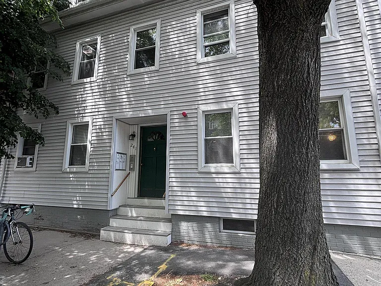 243 Hurley St — Photo 6
