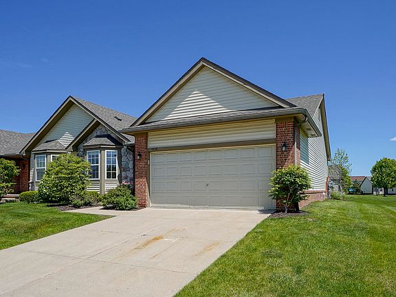 3rd image of 1832 Wexford Dr