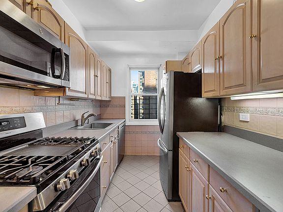 4th image of 440 E 62nd St APT 9B