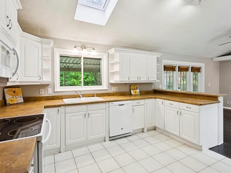 667 Brookline Dr SE — Photo 14