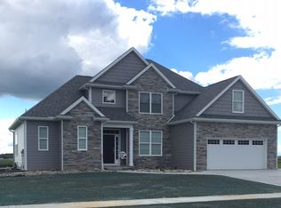 1201 Apache Dr, Wauseon, OH 43567