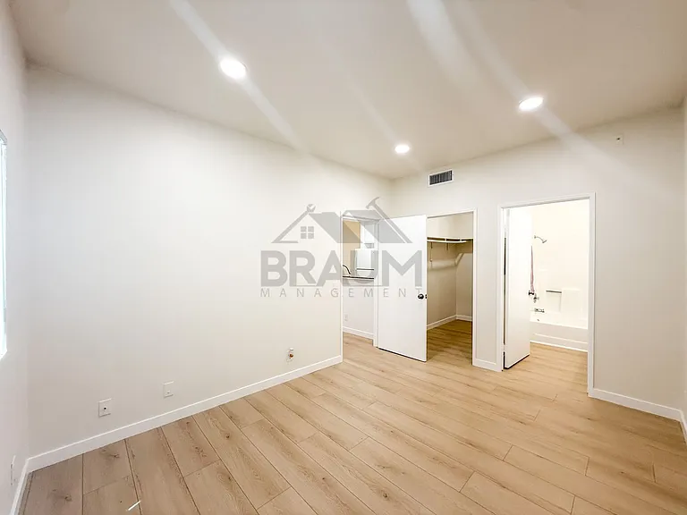 11459 COLLINS ST. — Photo 17