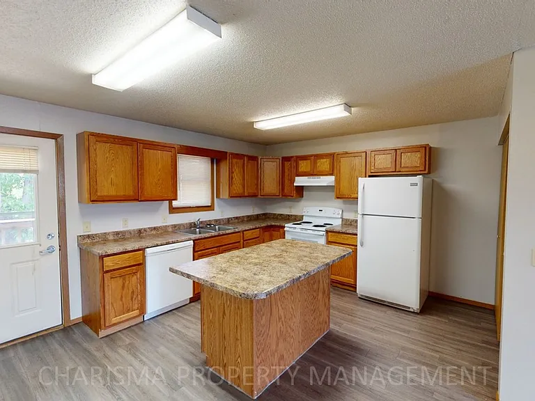 Pheasant View Apartments — Photo 17