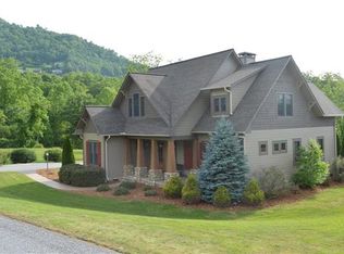 216 Stepping Stone Ln, Waynesville, NC 28786