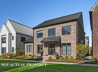 2374 Quarry Trails Dr, Columbus, OH 43228