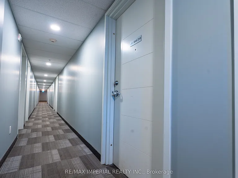308 Lester St #210 — Photo 4