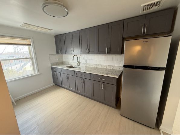 24 Shipman Ave #3