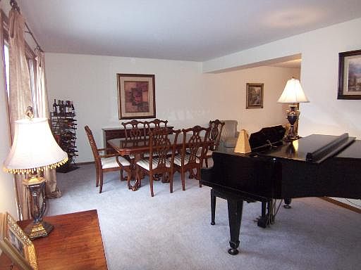 4th image of 575 Abbeywood Dr