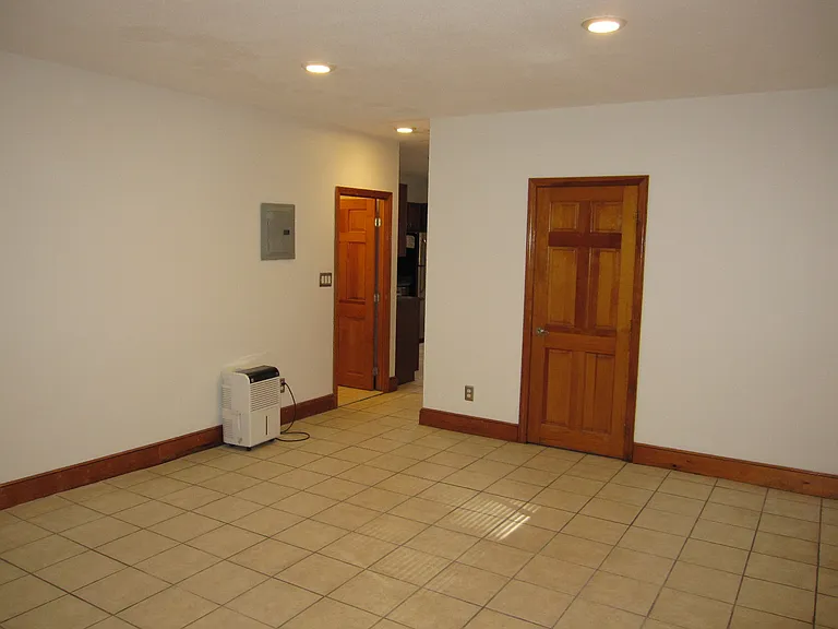 75 Nicholas Rd #C — Photo 6