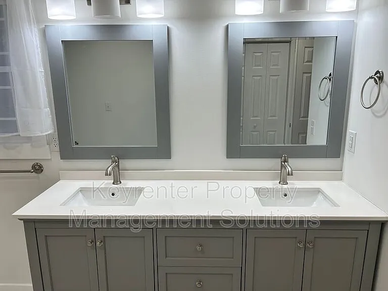 317 Sterling St #B — Photo 18