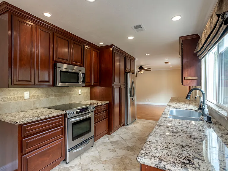 2256 Emerald Hills Cir — Photo 8