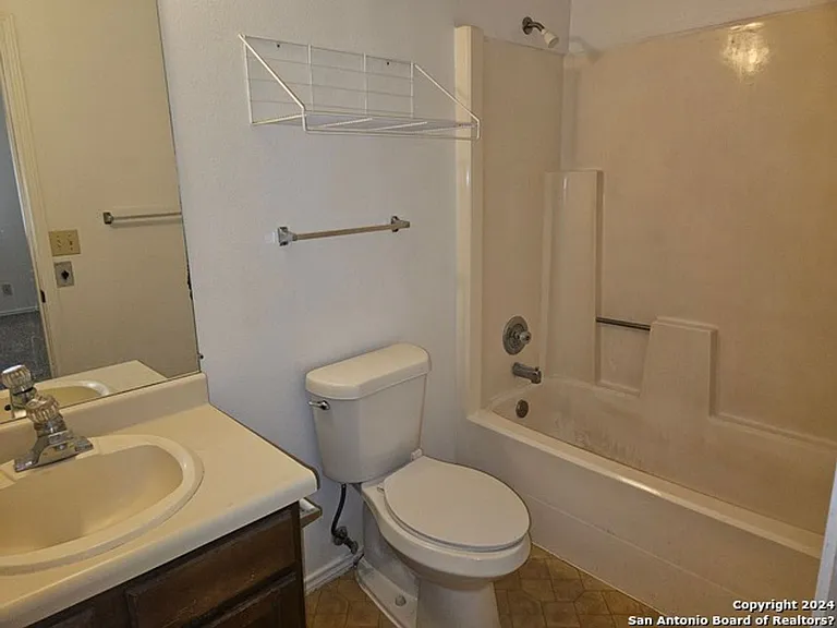 5319 Ashbury Dr — Photo 11