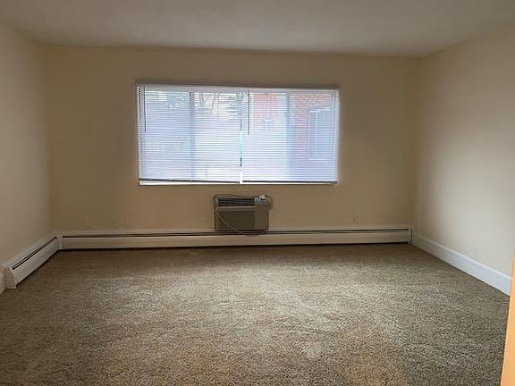 4th image of 101 N Broadway #2