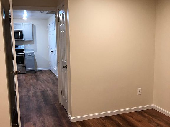 Doorway between common area/Sleep area and kitchen