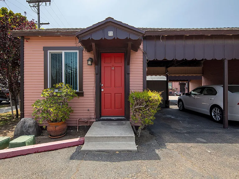 1414 Roosevelt Ave — Photo 3