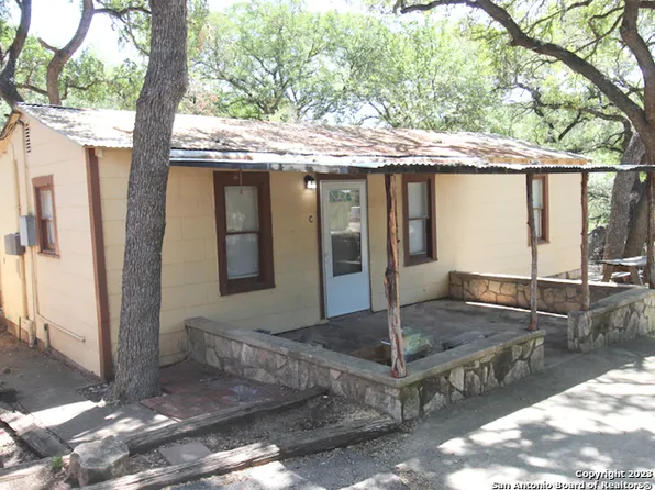 12095 Park Rd #37-C, Pipe Creek, TX 78063