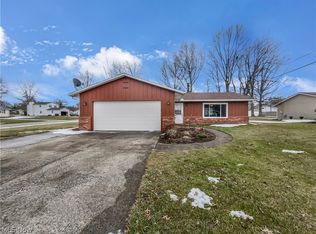 207 Rustic Hill Ln, Amherst, OH 44001