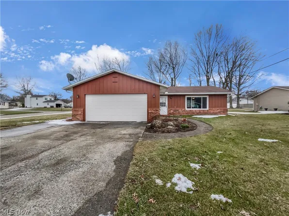 207 Rustic Hill Ln, Amherst, OH 44001