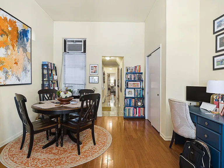 317 S 16th St #1 — Photo 9