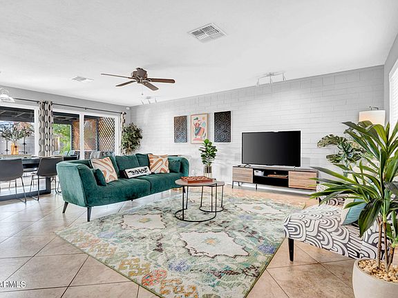 5th image of 443 W MULBERRY Drive