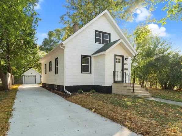 1468 Harvey St, Green Bay, WI 54302